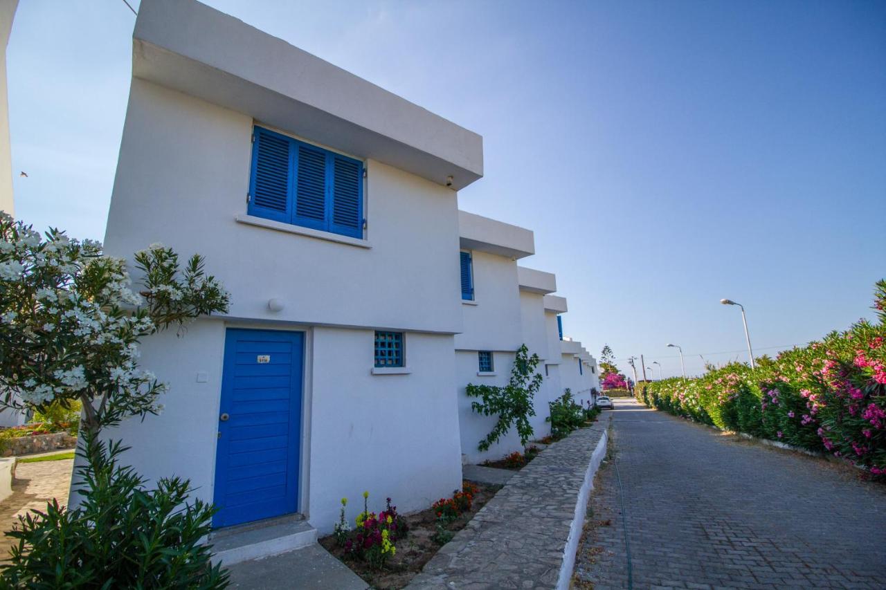 Club Lapethos Bungalow Kyrenia  Exterior photo
