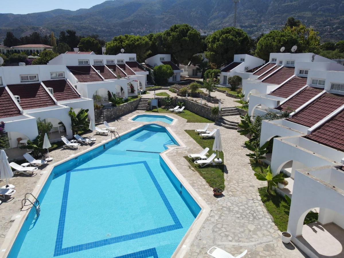 Club Lapethos Bungalow Kyrenia  Exterior photo